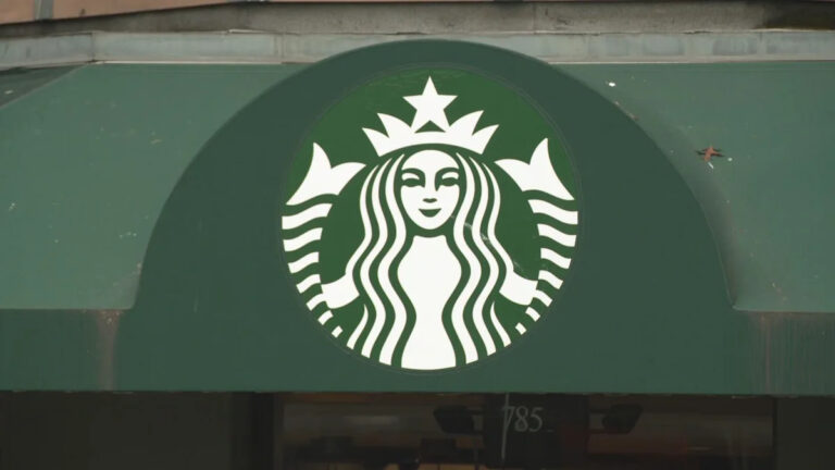 أخبار الأعمال: ستاربكس تعلن عن تسريح العمال وتغلق متاجرها في جميع أنحاء أمريكا الشمالية أخبار الأعمال: ستاربكس تعلن عن تسريح العمال وتغلق متاجرها في جميع أنحاء أمريكا الشمالية