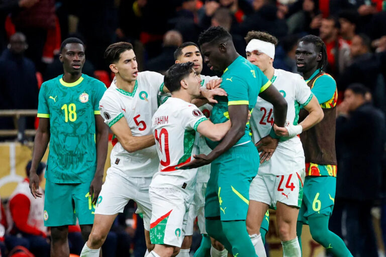 📸 المغرب يعلن الفائز بكأس أمم أفريقيا: تويتر يفقد عقله 😳